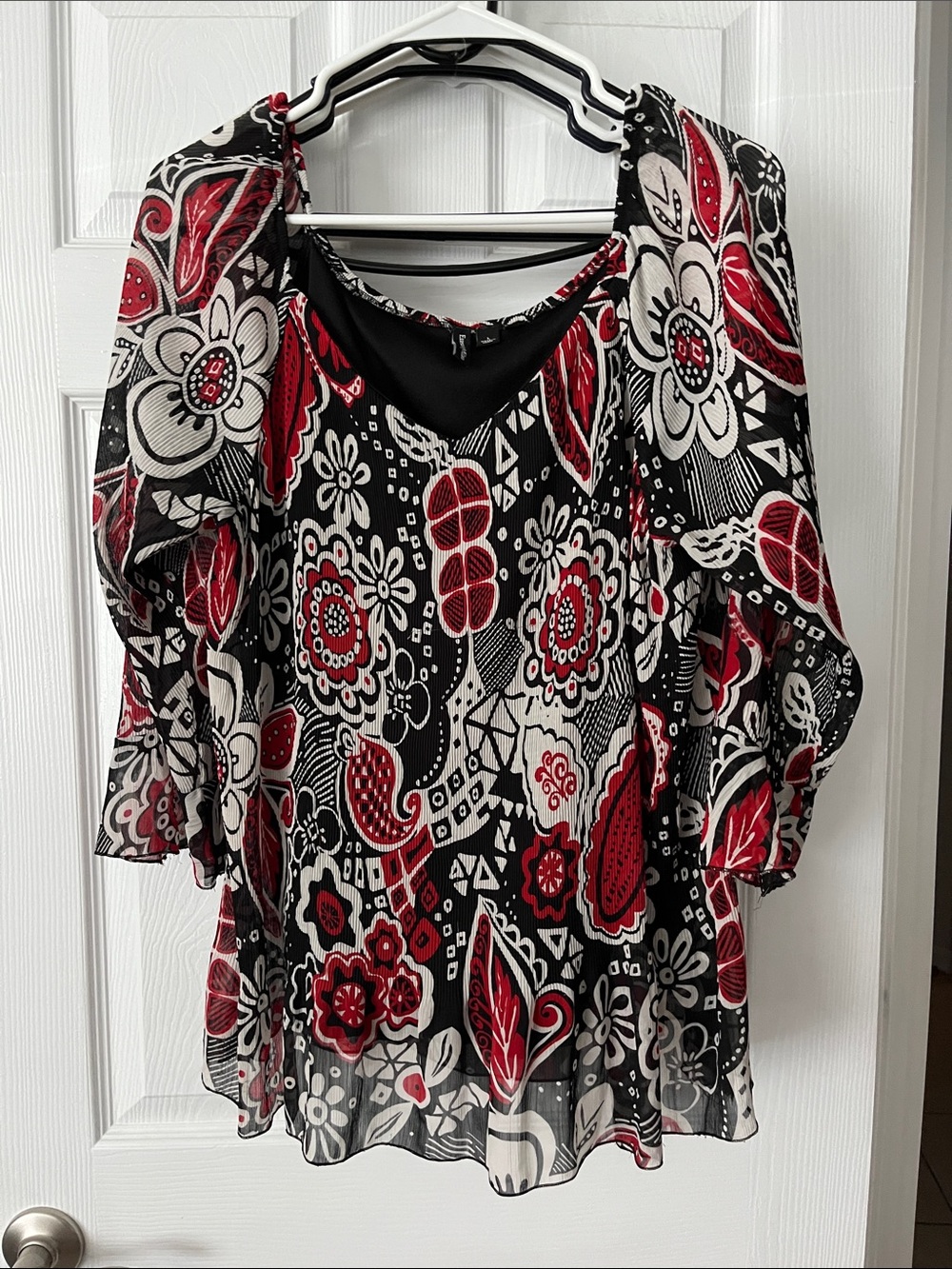 Essentials By Milano Women's Black and Red Floral Chiffon Blouse size L